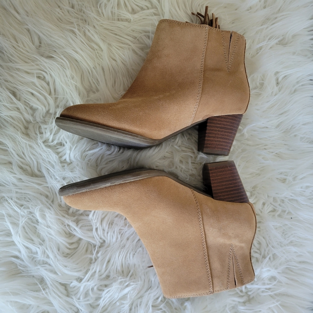 Vionic Upright Madeline Boot/Wheat Size 5 - image 7